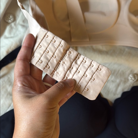 Elegant Women's Intimates Set - Black and Cream - Picture 8 of 8